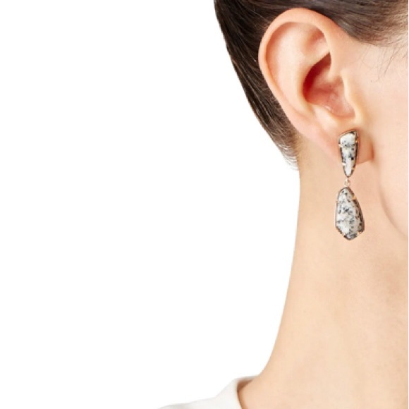 NWT [Kendra Scott] Traci Geometric Dangle Gray Granite Earrings Gold Plated - Picture 5 of 5
